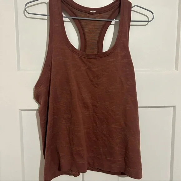 Lululemon tank - Picture 2 of 4